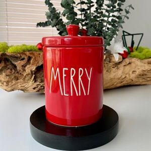 🎄🎅🏻Rae Dunn “MERRY” Canister🎅🏻🎄